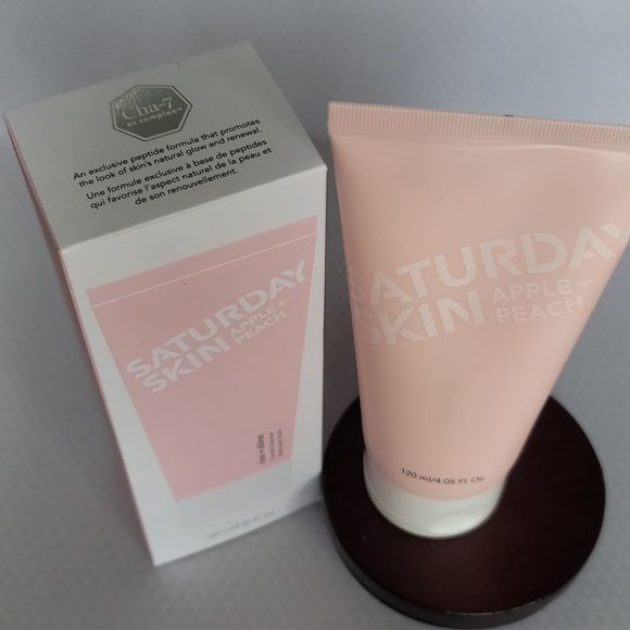 Saturday Skin Apple + Peach Rinse + Shine Gentle Cleanser - Picture 3 of 11